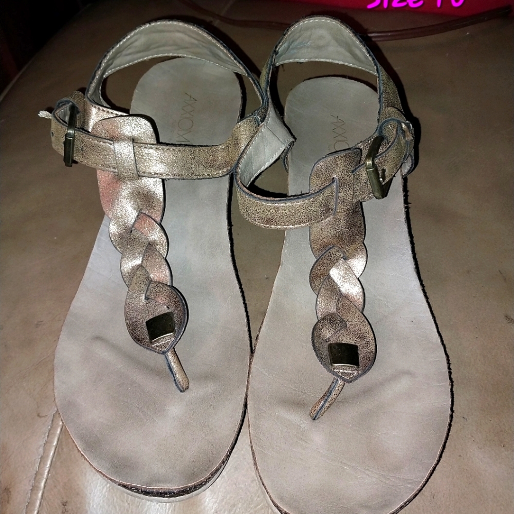 Gold Wedges